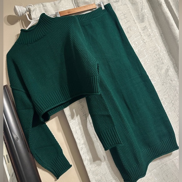 Hayden Sweater Skirt Set NWOT - Picture 1 of 8